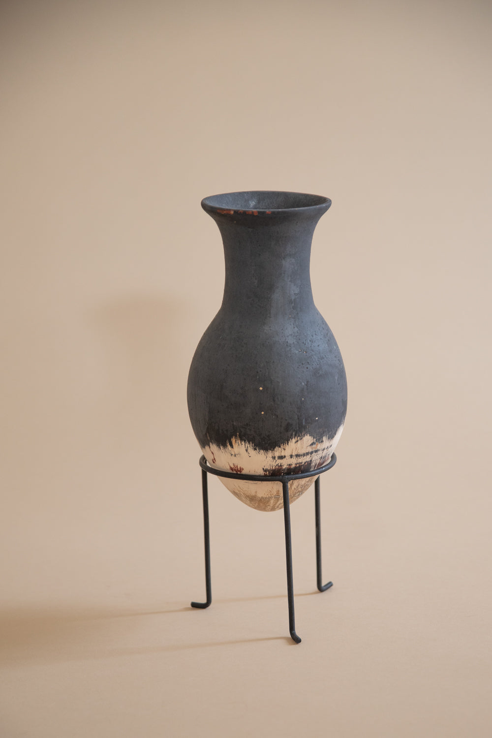 Pointed Vase + Metal Tripod